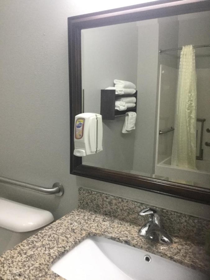 Muskogee Inn And Suites Ngoại thất bức ảnh